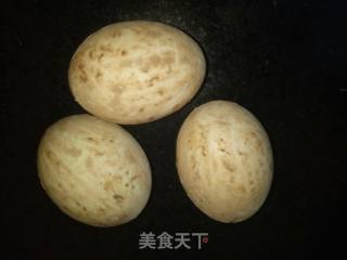 彩蝶松花蛋的做法步骤：1