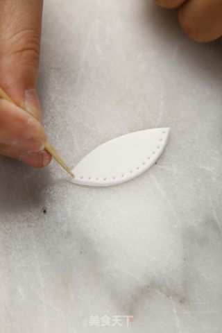 翻糖杯子蛋糕制作步骤的做法步骤：7