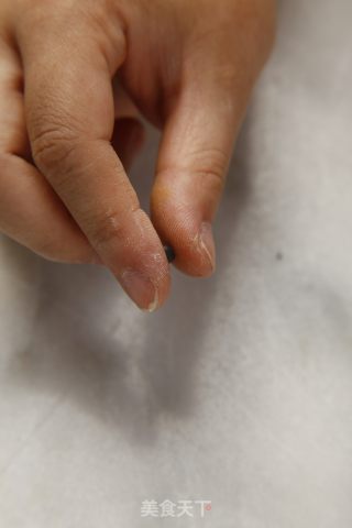 翻糖杯子蛋糕制作步骤的做法步骤：10