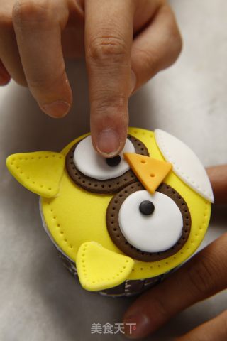 翻糖杯子蛋糕制作步骤的做法步骤：11