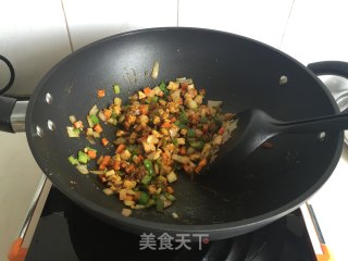 咖喱鸡丁炒饭的做法步骤：6