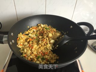 咖喱鸡丁炒饭的做法步骤：7