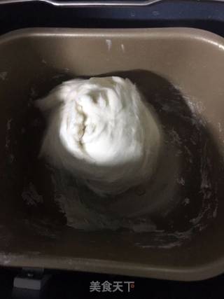 鲜肉包子的做法步骤：1