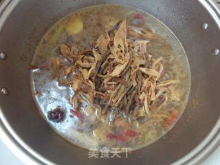 干笋烧排骨的做法步骤：10