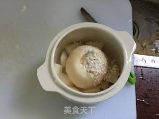 川贝百合炖雪梨的做法步骤：2