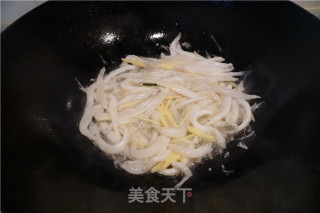 鸡蛋韭香炒银鱼的做法步骤：4