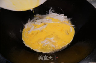 鸡蛋韭香炒银鱼的做法步骤：5