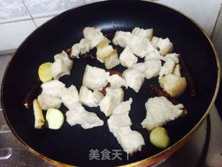 芋头烧五花肉的做法步骤：9