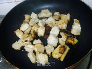芋头烧五花肉的做法步骤：10