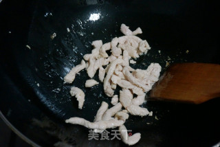 鸡丝蒜薹炒豆干的做法步骤：2