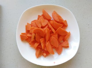 黑鱼汤胡萝卜面的做法步骤：1