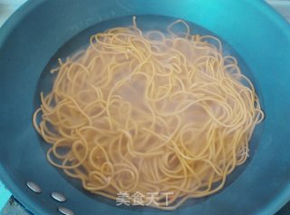 黑鱼汤胡萝卜面的做法步骤：6