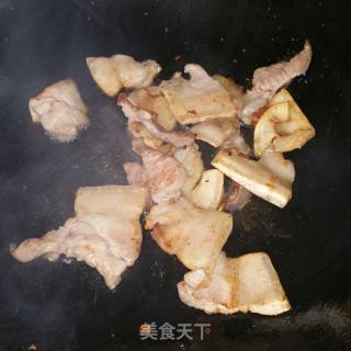 五花乱炖的做法步骤：2