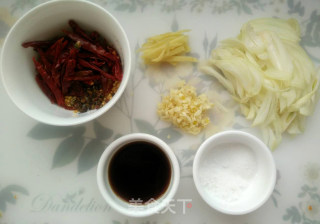 【香酥脆口】干煸蚕蛹的做法步骤：1