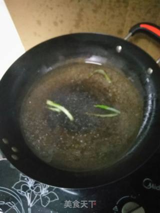 鸡蛋面最简单版的做法步骤：1