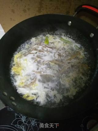 鸡蛋面最简单版的做法步骤：2