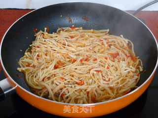 剁椒炒金针菇的做法步骤：6