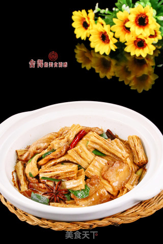 欲罢不能的美味【五花肉烧腐竹】的做法步骤：5