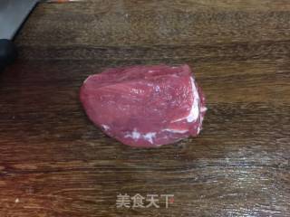 洋葱炒牛柳的做法步骤：1