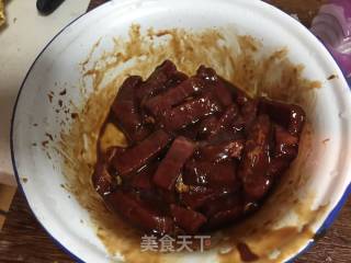 洋葱炒牛柳的做法步骤：3