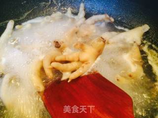 卤鸡爪的做法步骤：1