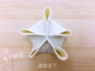 蒸花饺的做法步骤：1