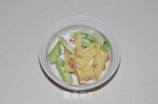 油焖河蟹的做法步骤：2