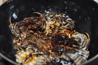 油焖河蟹的做法步骤：7