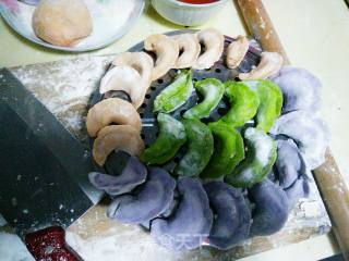 彩色水饺的做法步骤：6