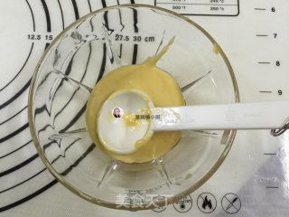 戚风拉花杯子蛋糕的做法步骤：8