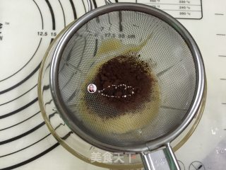 戚风拉花杯子蛋糕的做法步骤：9