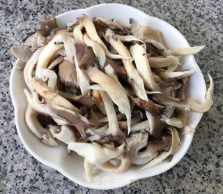 平菇炒鲜肉的做法步骤：4