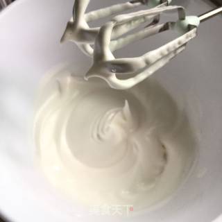 无油酸奶烟囱蛋糕的做法步骤：6