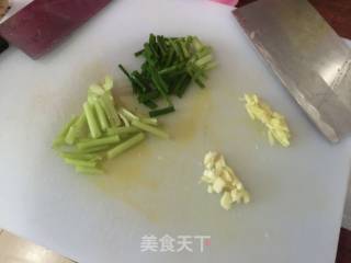 煎煮剥皮鱼的做法步骤：2