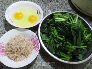 虾皮鸡蛋炒菠菜的做法步骤：1