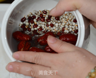 薏米红豆粥的做法步骤：7