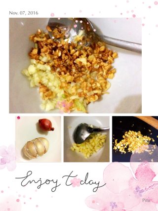 蒜蓉粉丝蒸三鲜的做法步骤：1