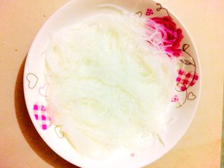 蒜蓉粉丝蒸三鲜的做法步骤：4