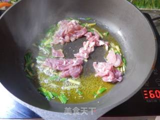 黑木耳肉片粉条煲的做法步骤：6