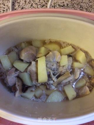 土豆焖鸡肉的做法步骤：6
