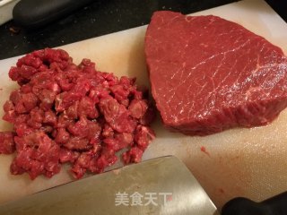 香菇牛肉炸酱面的做法步骤：1