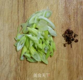 青萝卜丝炝锅面的做法步骤：3