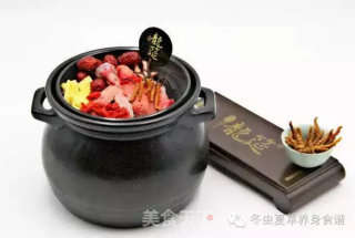小雪节气精品料理：龙筵冬虫夏草炖童子鸡的做法步骤：2