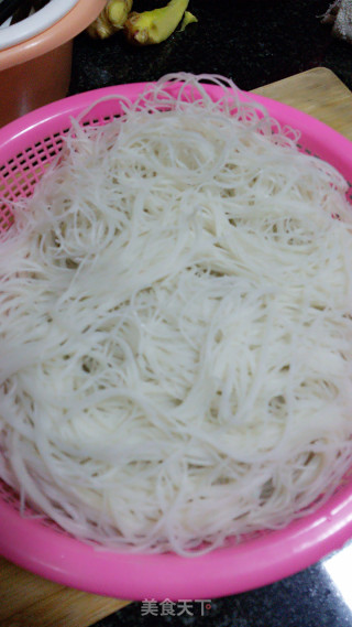 温州特色炒粉干的做法步骤：1