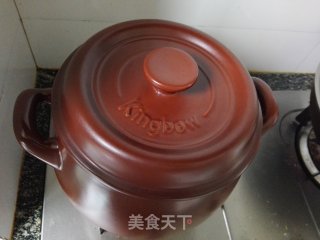 坤博砂锅荷香盐焗鸡的做法步骤：12