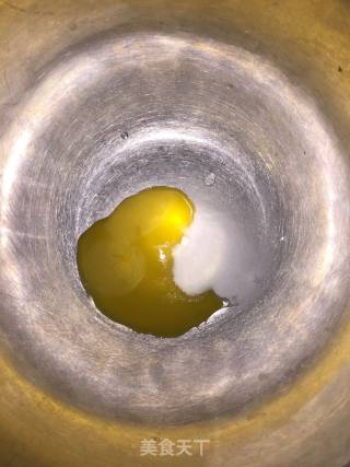 自制肉松蛋糕卷的做法步骤：1