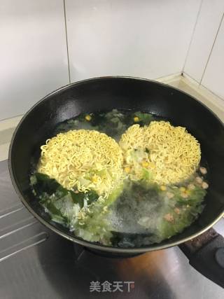 炒方便面的做法步骤：1