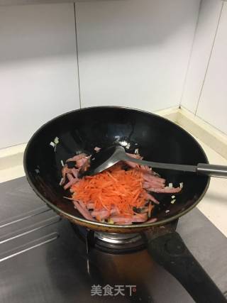 炒方便面的做法步骤：4