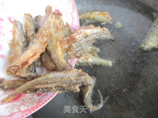 记忆中的美味小鱼汤的做法步骤：2