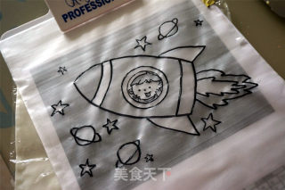 小火箭生日蛋糕的做法步骤：9